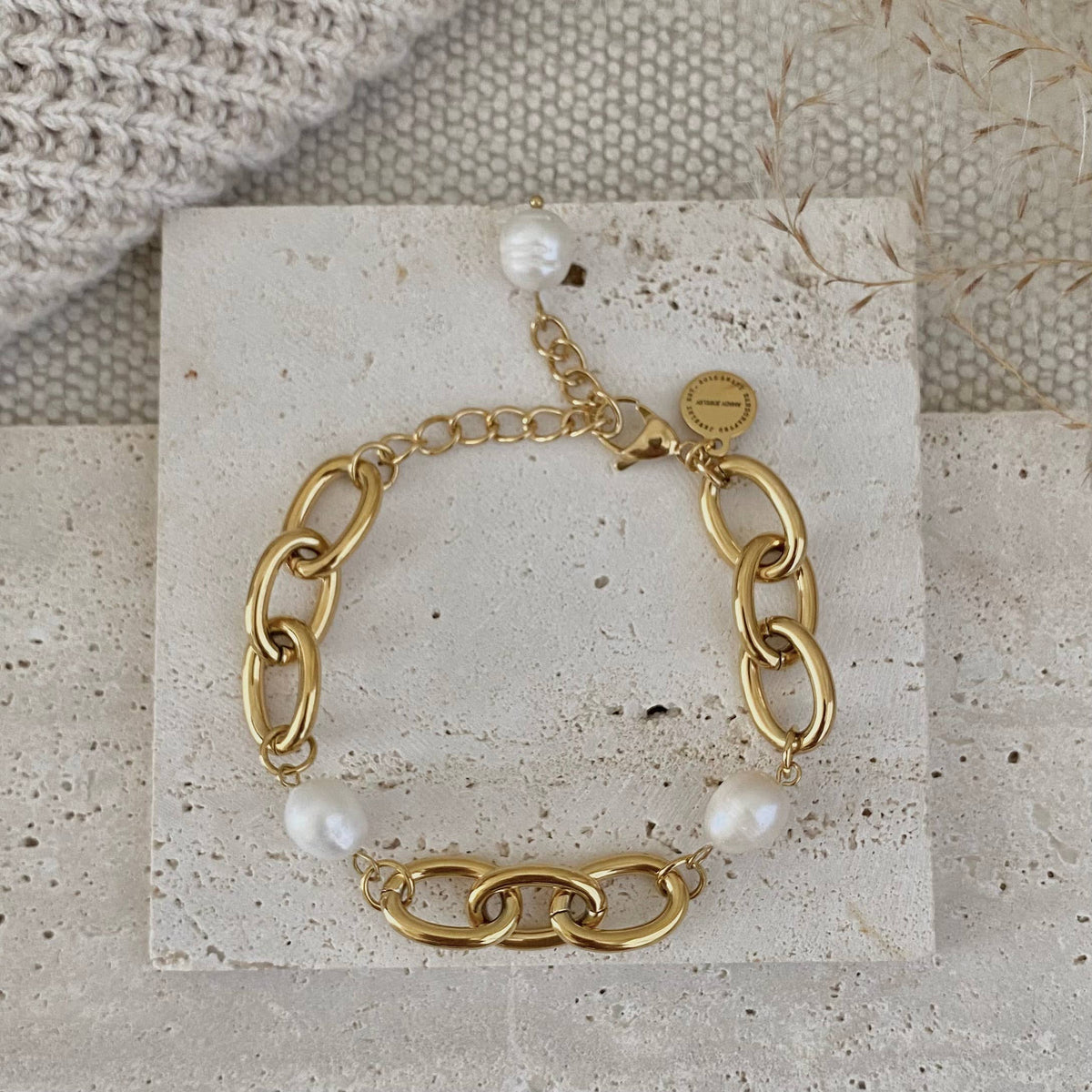 Oval Chain Big Pearl Bracelet 18k Gold Plated Stainless Steel